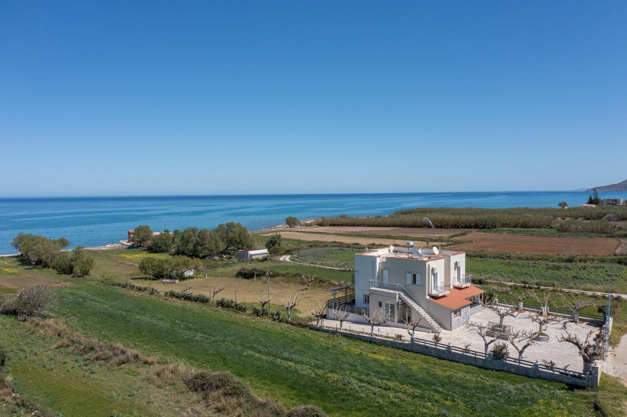 Beachfront First-Floor Suite Georgioupoli Exterior photo