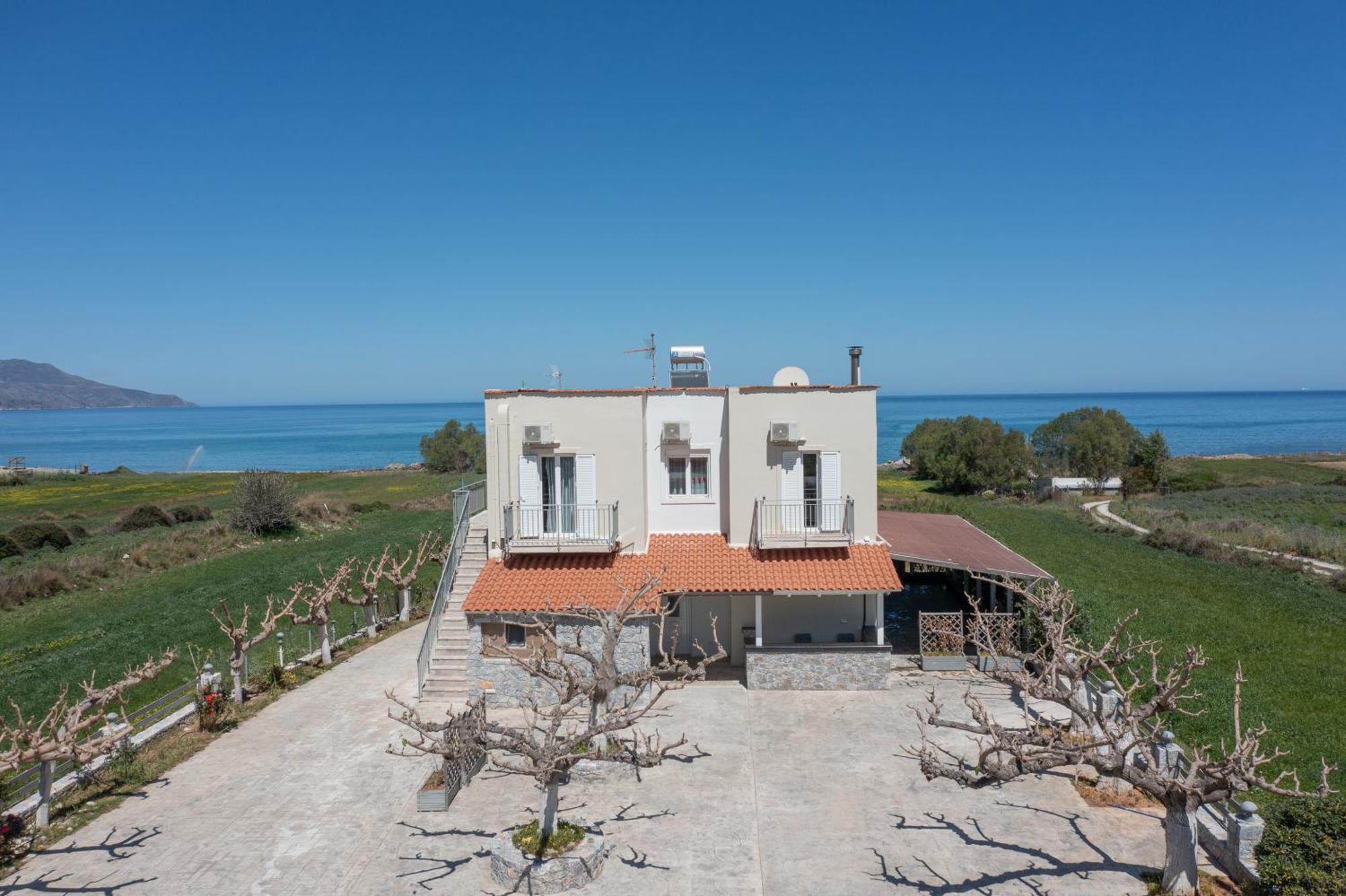 Beachfront First-Floor Suite Georgioupoli Exterior photo